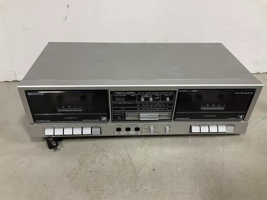 Realistic cassette deck: Realistic cassette deck