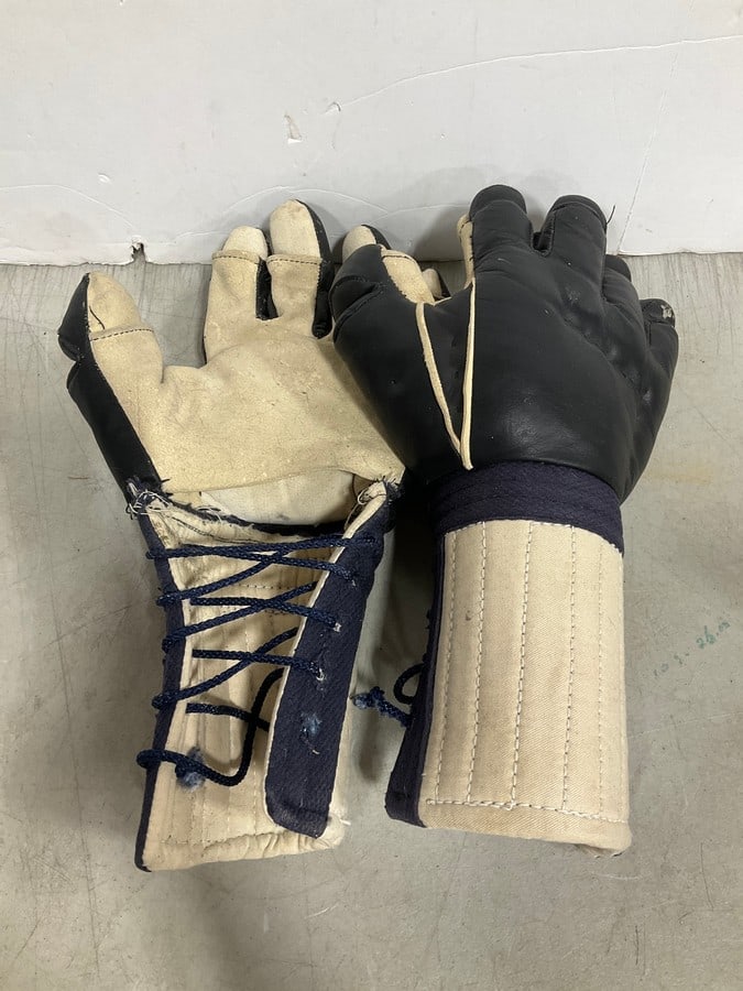 Cybergloves(size N/A): Cybergloves(size N/A)