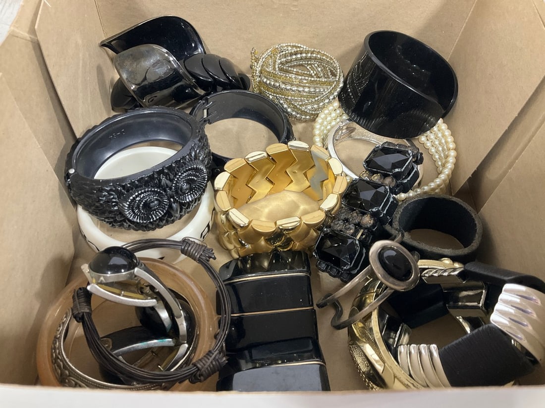 Various Costume Bracelets: Various Costume Bracelets