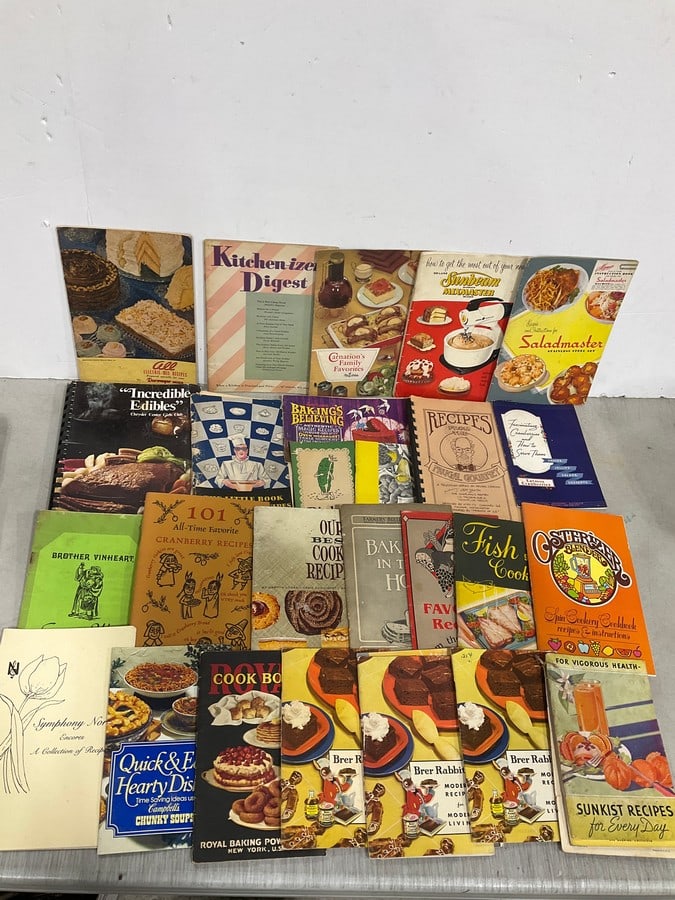Vintage Cookbooks: Vintage Cookbooks