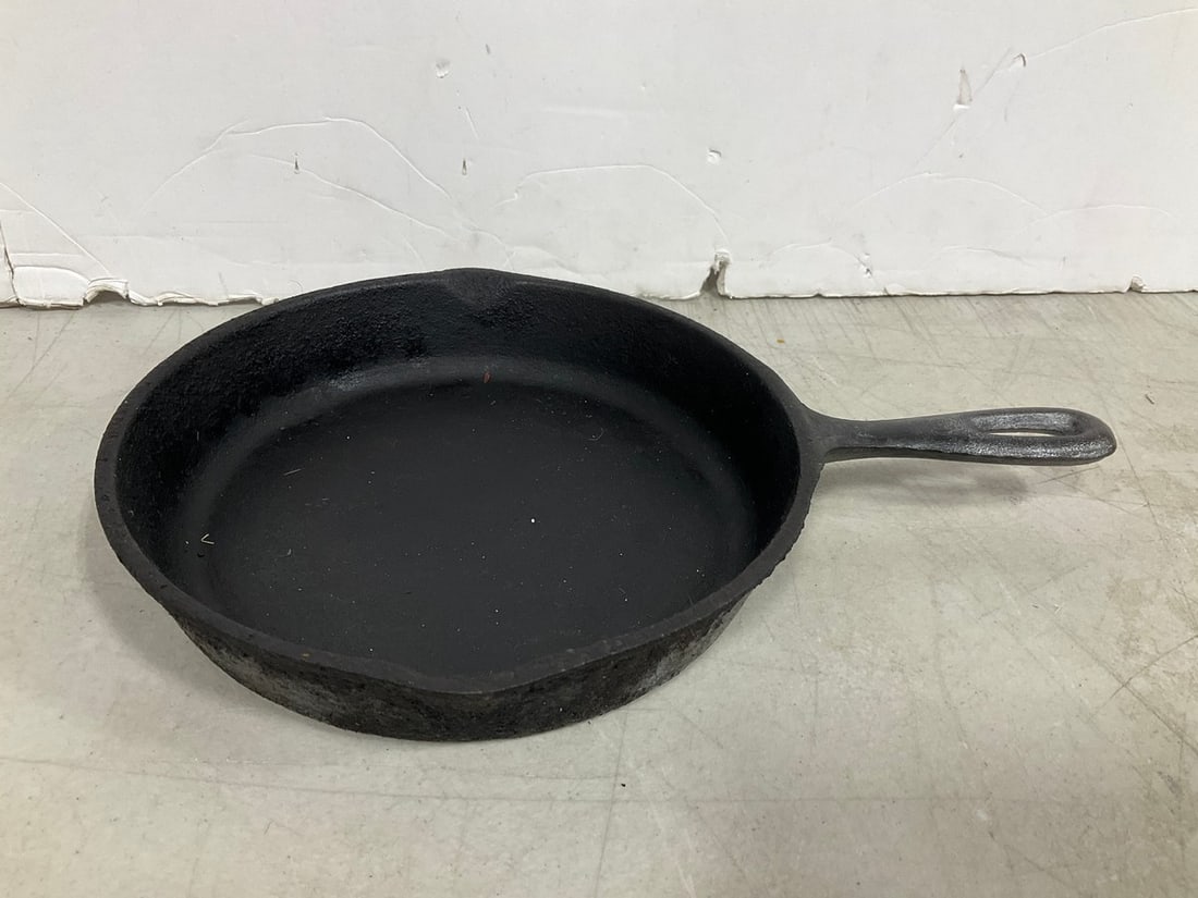 Cast Iron Skillet (1 of 1)