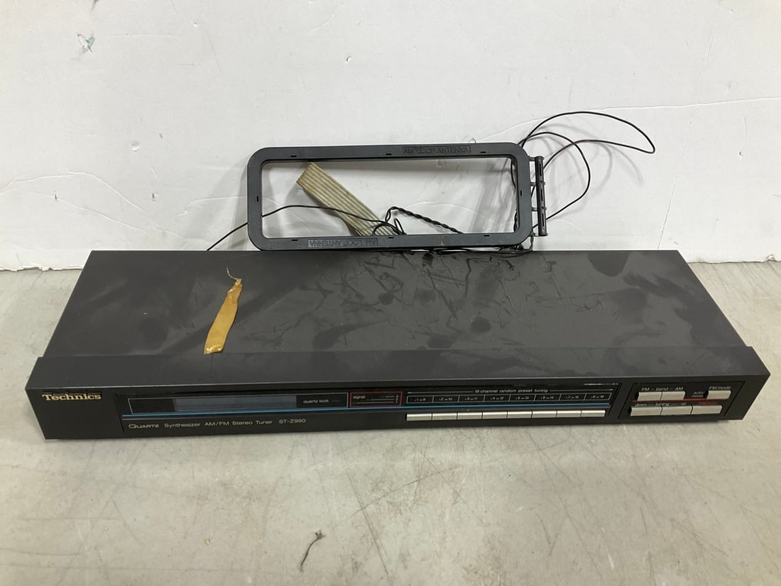 Technics Quartz Synthesizer AM/FM Stereo Tuner (ST-Z990): Technics Quartz Synthesizer AM/FM Stereo Tuner (ST-Z990)