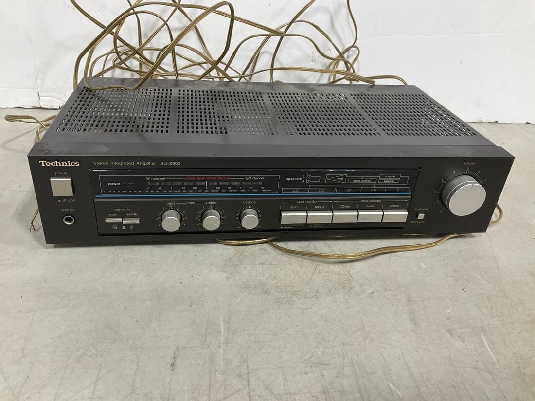 Technics Stereo Integrated Amplifier (SU-Z900) (1 of 1)