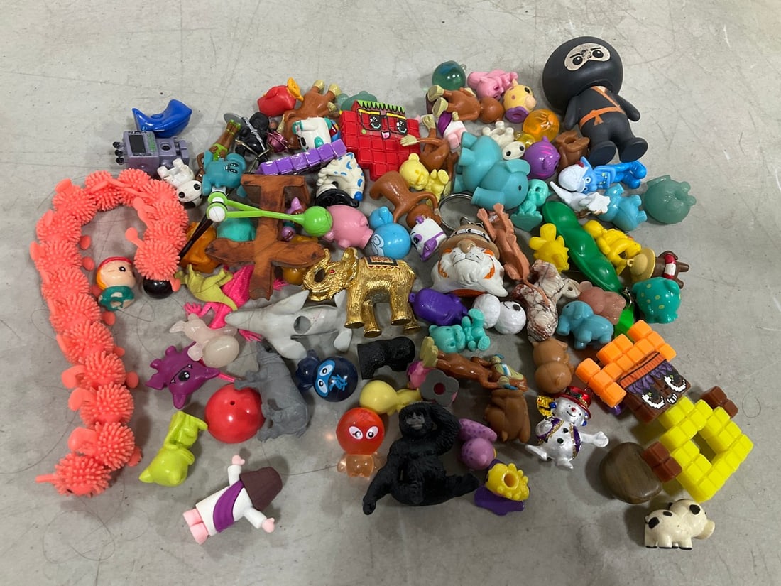 Miniature Figurines/Toys (1 of 1)