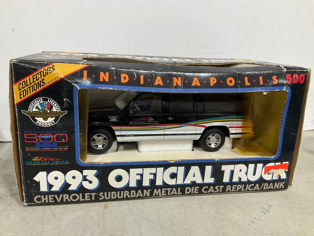 Indianapolis 500 1993 Official Truck Chevrolet Suburban Metal Dealer Promo Replica/Bank *new in box* (1 of 1)