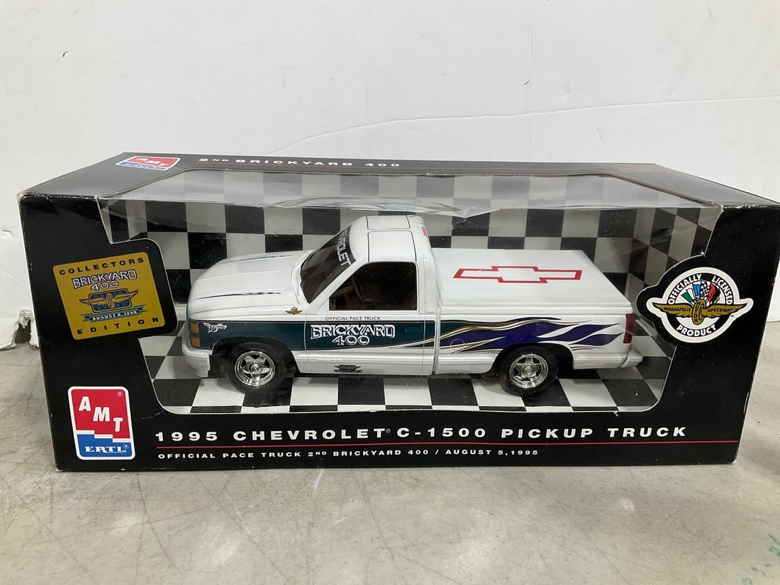 ERTL 1995 Chevrolet C-1500 Pickup Truck Diecast Model *new in box* (1 of 1)