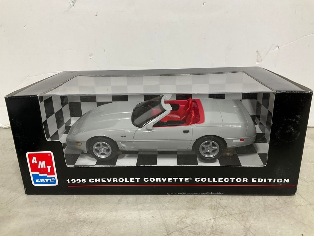 ERTL 1996 Chevrolet Corvette Diecast Model *new in box* (1 of 1)