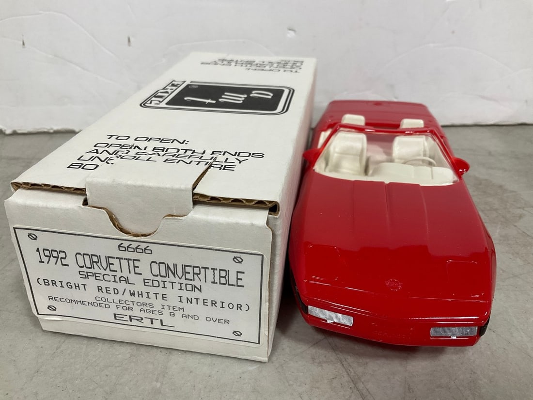1992 Corvette Convertible Diecast Model Collectible (1 of 1)