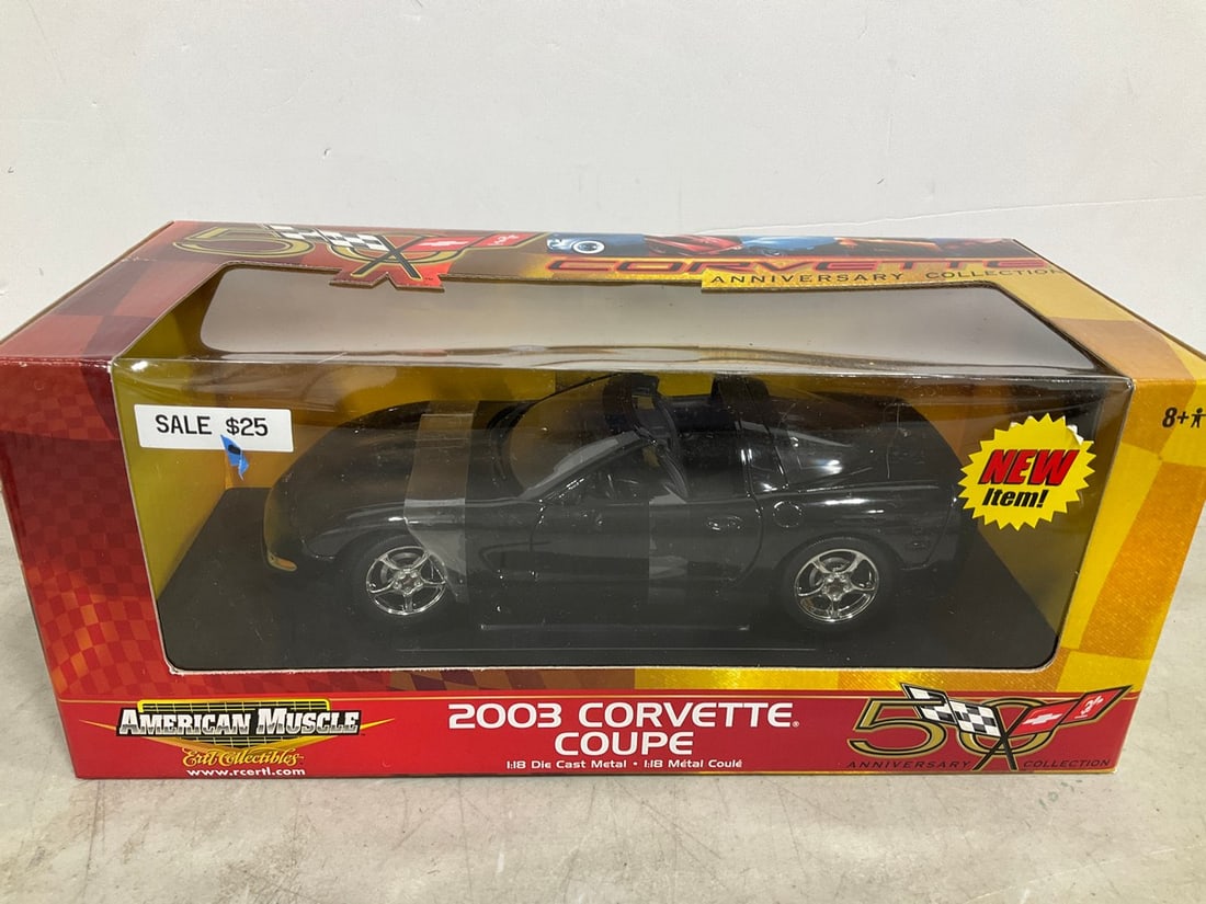 2003 1:18 Corvette Coupe Diecast Model *new in box*: 2003 1:18 Corvette Coupe Diecast Model *new in box*