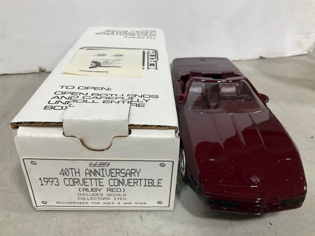 1993 Corvette Convertible Diecast Model Collectible (1 of 1)