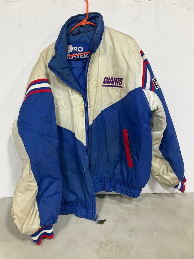 NY Giants zip up sweater(size N/A): NY Giants zip up sweater(size N/A)