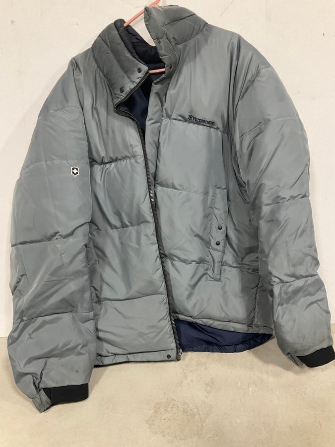 Victorinox coat(size N/A): Victorinox coat(size N/A)