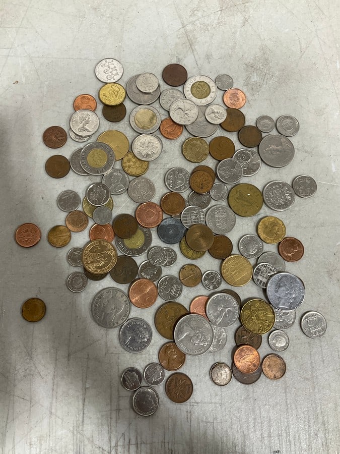 Large lot of vintage foreign coins: Large lot of vintage foreign coins