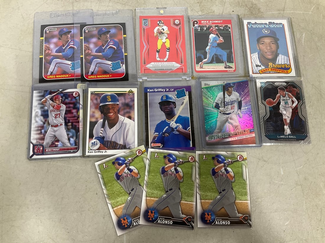 Various collectible sports cards (1 of 1)