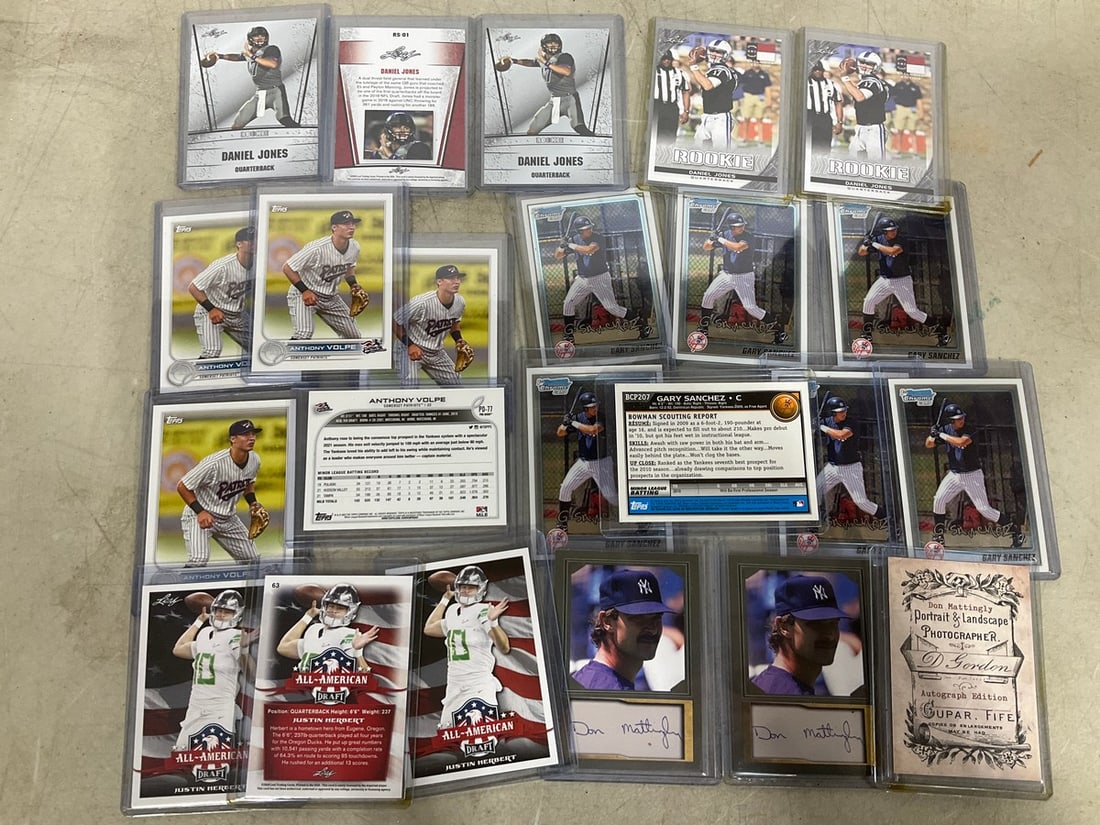 Various collectible sports cards (1 of 1)