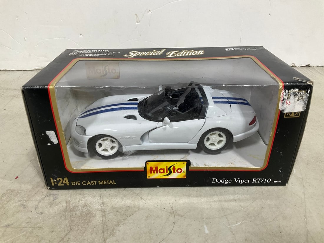 Maisto Dodge Viper RT/10 diecast collectible*new in package* (1 of 1)