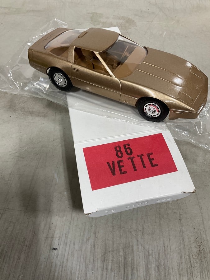 1986 Corvette collectible diecast*new in package* (1 of 1)