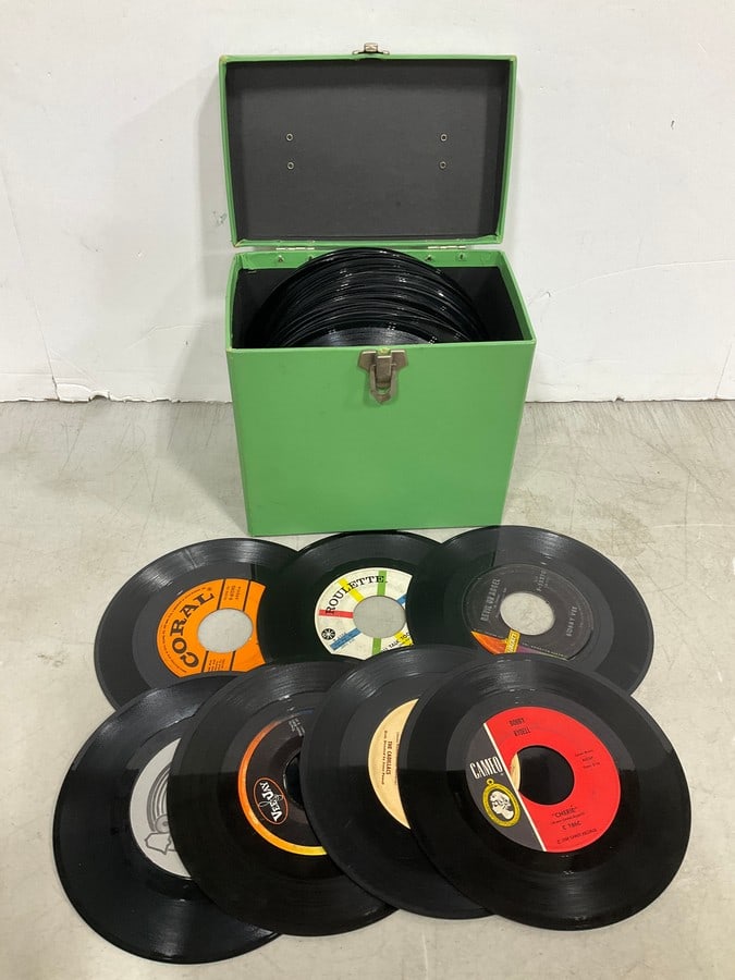 Vintage 45s in Record Case (1 of 1)