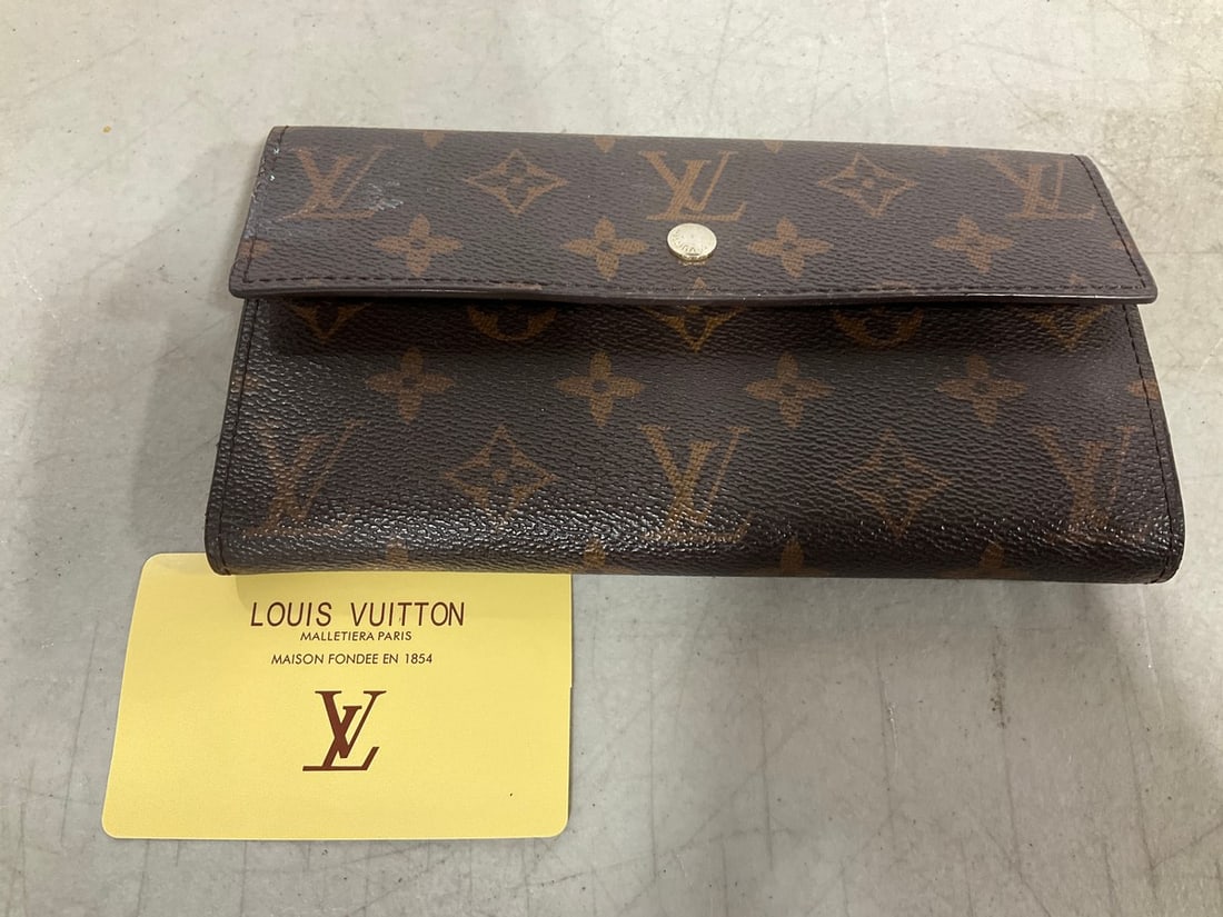 Louis Vuitton Wallet *unauthenticated* (1 of 1)