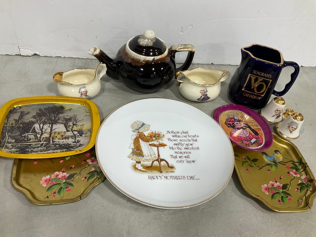 Various Decorative Trays, Salt/Pepper Shakers, Pfaltzgraff Teapot (6in Tall), and more: Various Decorative Trays, Salt/Pepper Shakers, Pfaltzgraff Teapot (6in Tall), and more