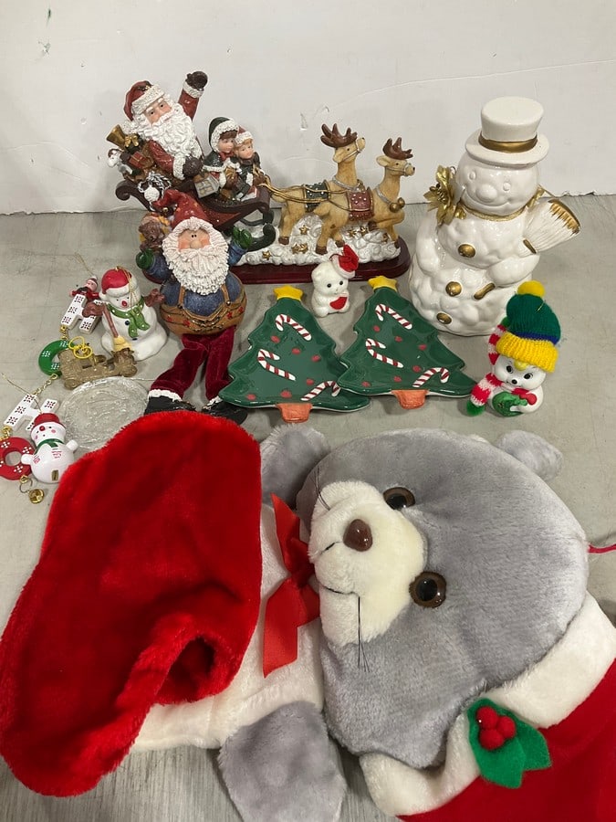 Various Christmas Decor: Various Christmas Decor