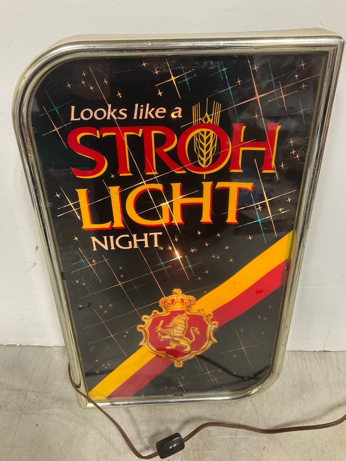 Looks Like A Stroh Light Night Light Up Sign (11.5inx19in): Looks Like A Stroh Light Night Light Up Sign (11.5inx19in)