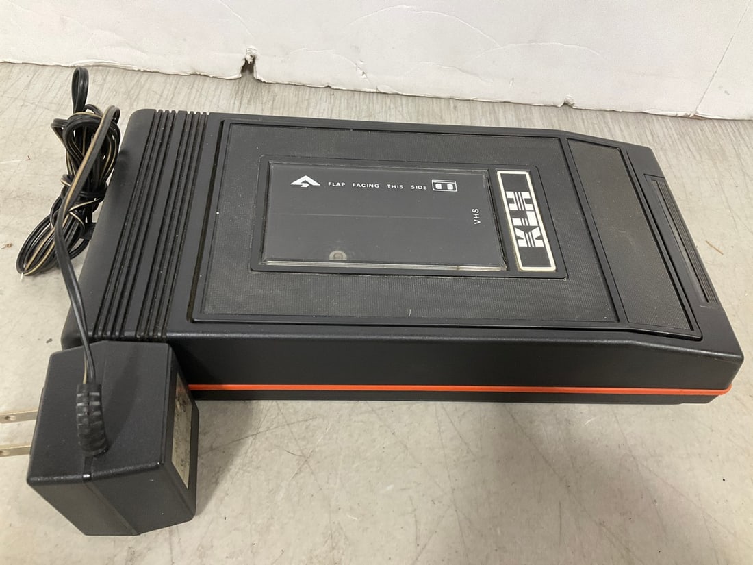 KLH VHS Tape Rewinder (1 of 1)