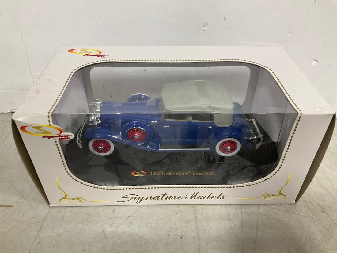 Signature Models 1932 Chrysler Lebaron Diecast Model *new in box* (1 of 1)