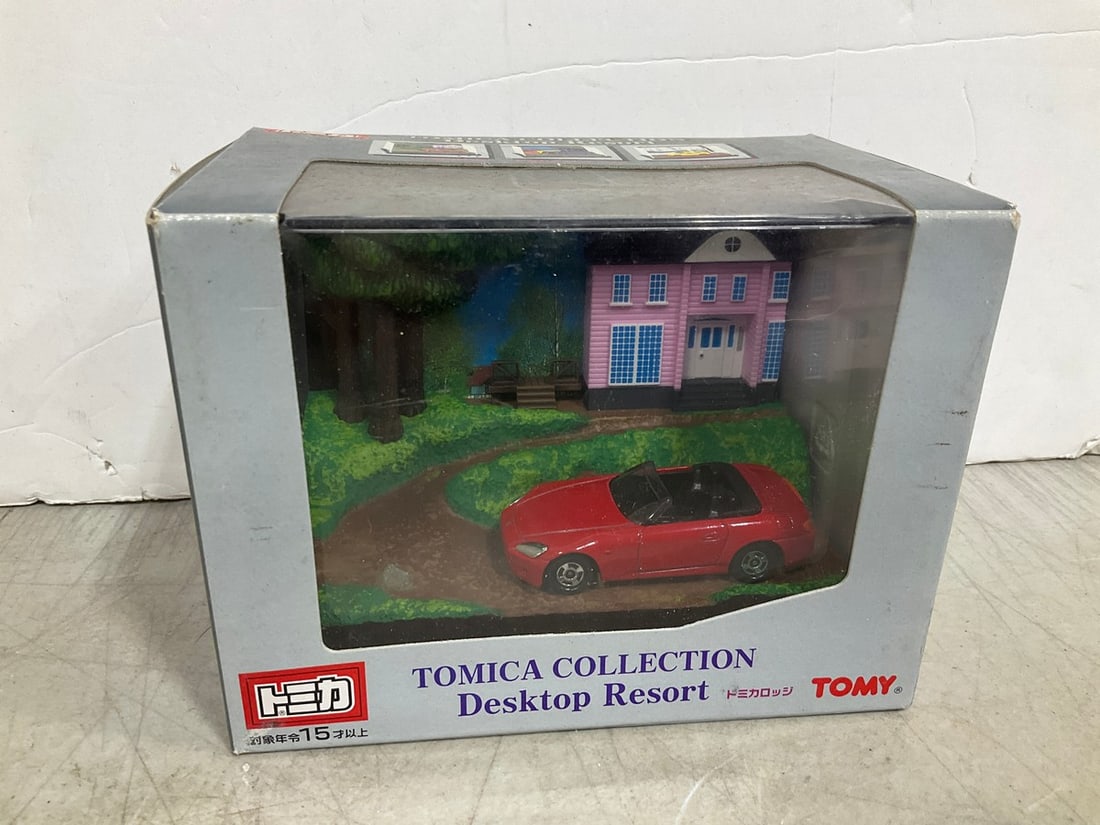Tomica Lodge 1:64 Scale Diecast Model Dealer Promo *new in box*: Tomica Lodge 1:64 Scale Diecast Model Dealer Promo *new in box*