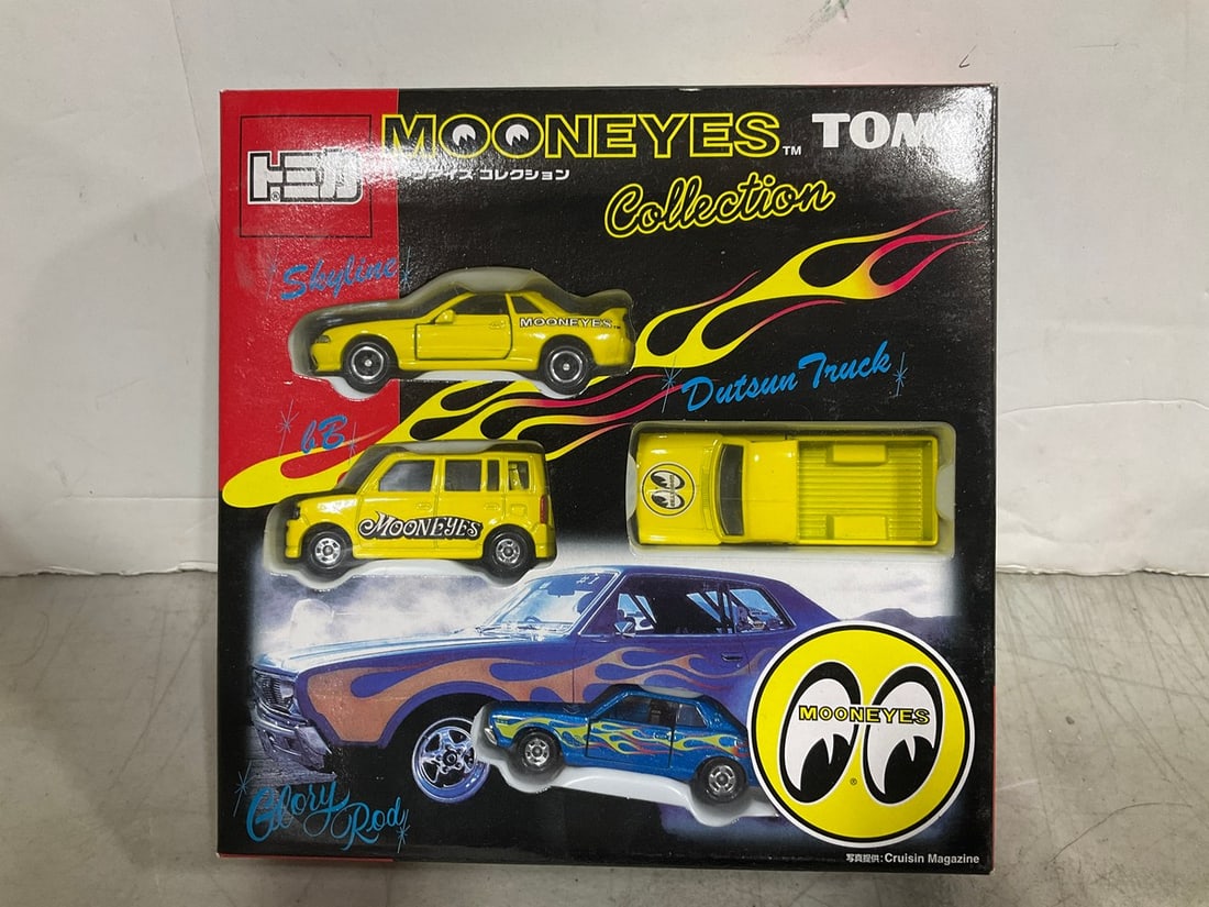 Tomy Mooneyes Collection *new in box*: Tomy Mooneyes Collection *new in box*