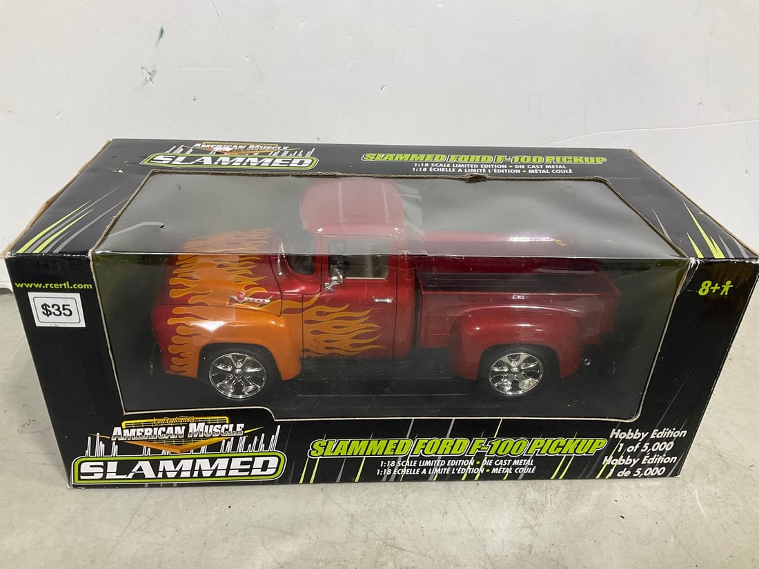 American Muscle 1:18 Scale Ford F-100 Pickup Truck *new in box*: American Muscle 1:18 Scale Ford F-100 Pickup Truck *new in box*