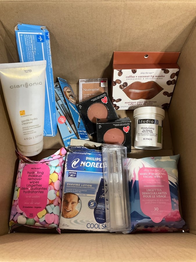 Various hygiene/makeup products(Neutrogena powder, makeup wipes, and more): Various hygiene/makeup products(Neutrogena powder, makeup wipes, and more)