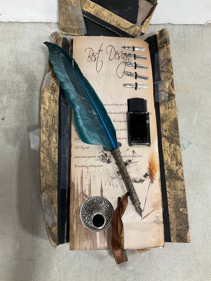 Quill/Caligraphy pen set: Quill/Caligraphy pen set