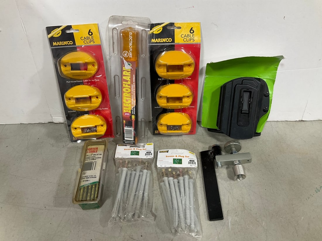 Cable clips, screws and plug sets, and more: Cable clips, screws and plug sets, and more