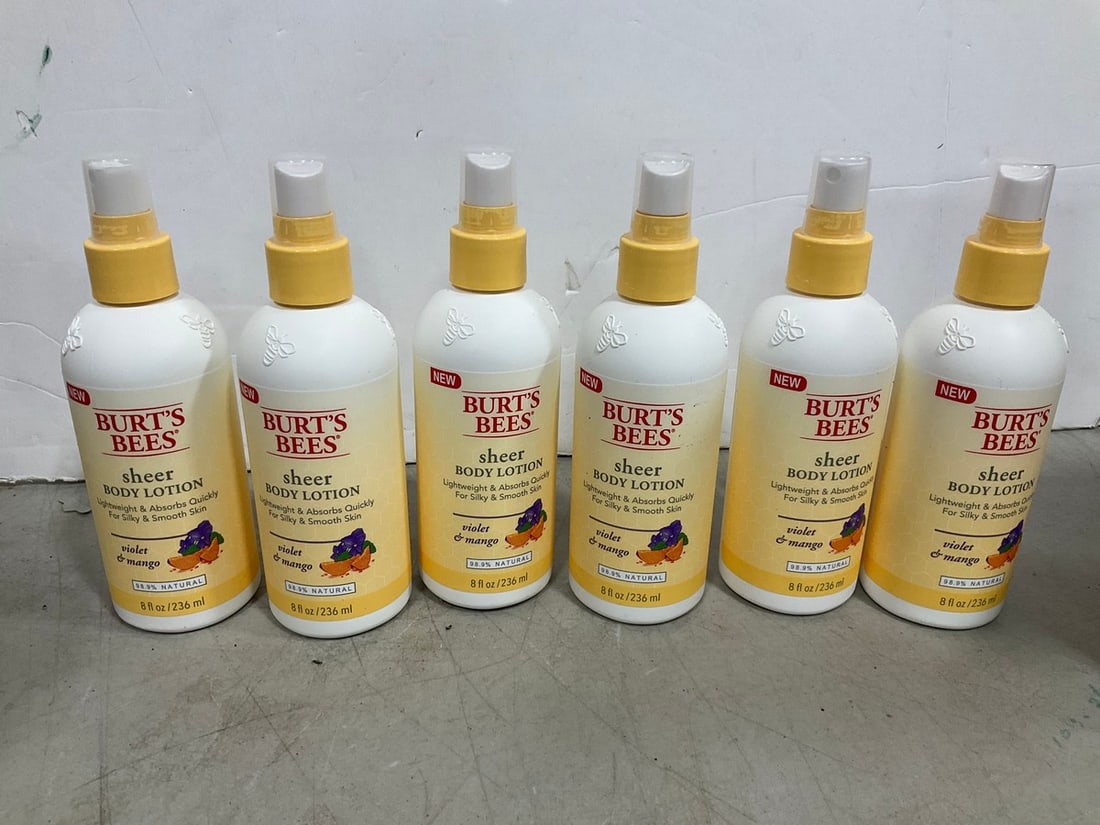 Burt's Bees lotions(8fl.oz.each-6 total): Burt's Bees lotions(8fl.oz.each-6 total)