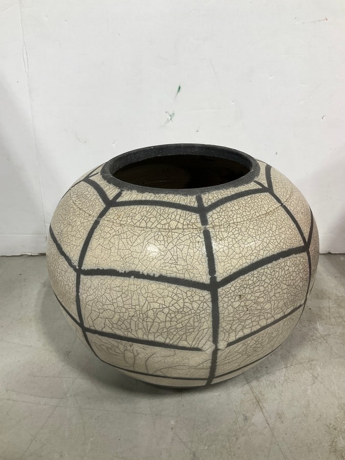 Raku pottery vase: Raku pottery vase