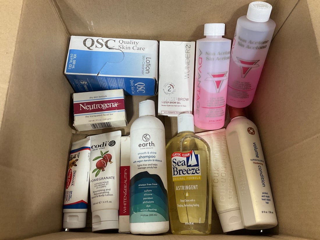 Various hygiene products(Advantage non acetone, Wunder 2 eyebrow gel, and more): Various hygiene products(Advantage non acetone, Wunder 2 eyebrow gel, and more)