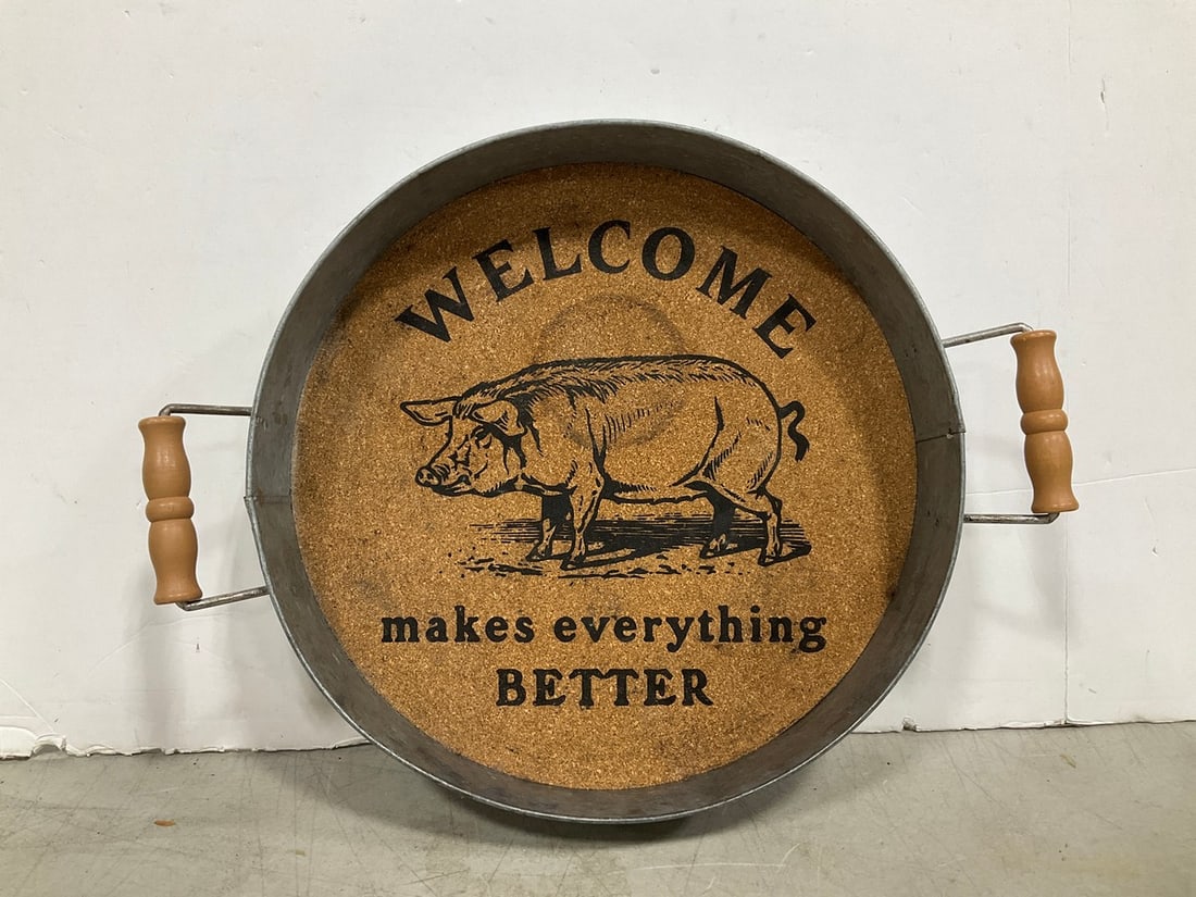 Vintage pig welcome tray(16.5in.handle to handle): Vintage pig welcome tray(16.5in.handle to handle)