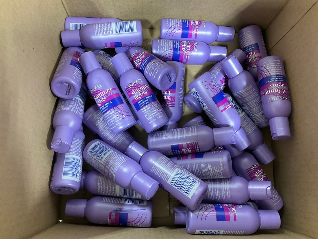 Large lot of Clairol shimmer lights color enhancing conditioner(2fl.oz.each): Large lot of Clairol shimmer lights color enhancing conditioner(2fl.oz.each)