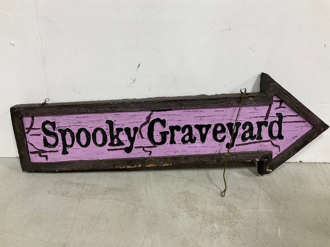 Spooky Graveyard(23in.long): Spooky Graveyard(23in.long)