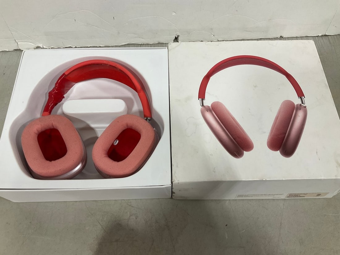 Airpods Max headphones*used*: Airpods Max headphones*used*