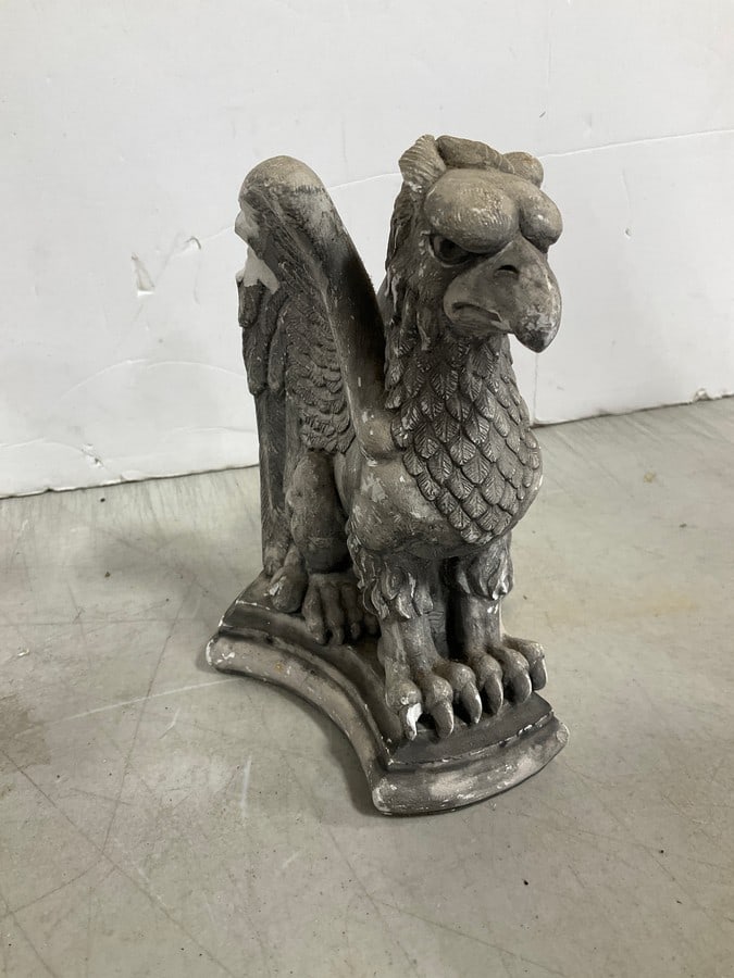 Griffin sculpture(damaged on wings-6.5in.tall): Griffin sculpture(damaged on wings-6.5in.tall)
