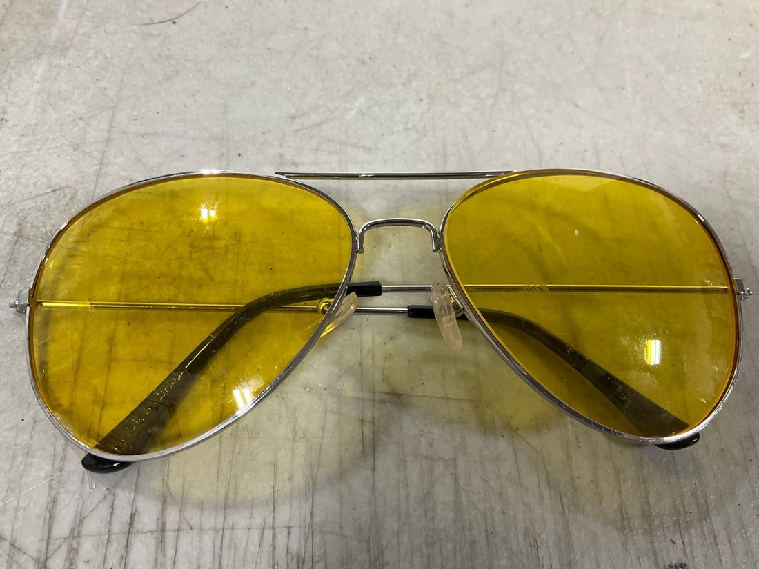 Vintage Aviator Style Glasses: Vintage Aviator Style Glasses