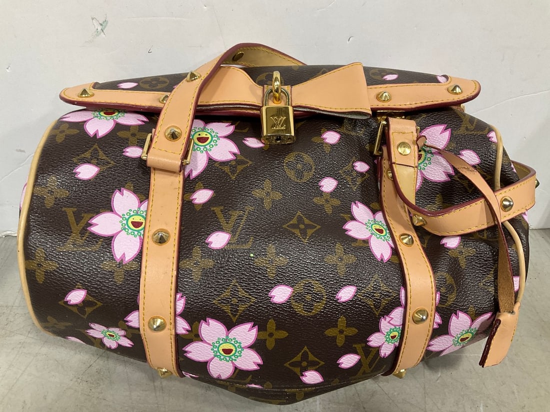 Louis Vuitton Handbag: Louis Vuitton Handbag