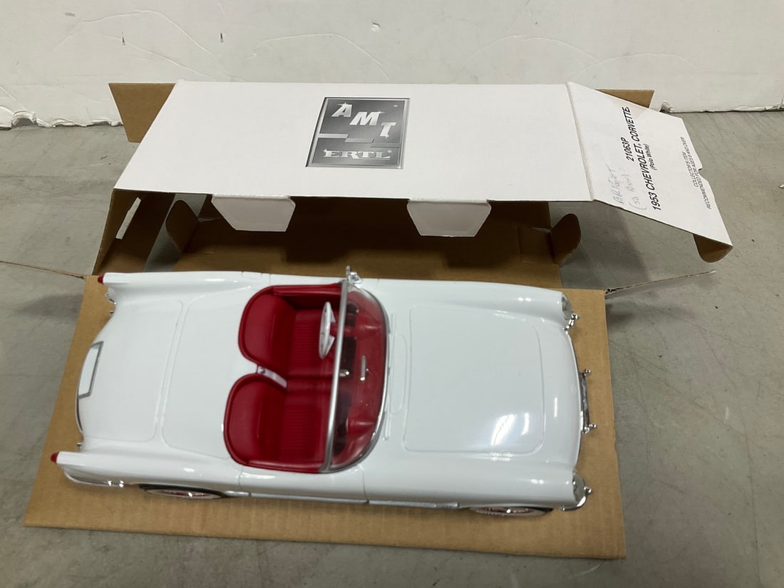 ERTL 1953 Chevrolet Corvette Dealer Promo Car - White: ERTL 1953 Chevrolet Corvette Dealer Promo Car - White