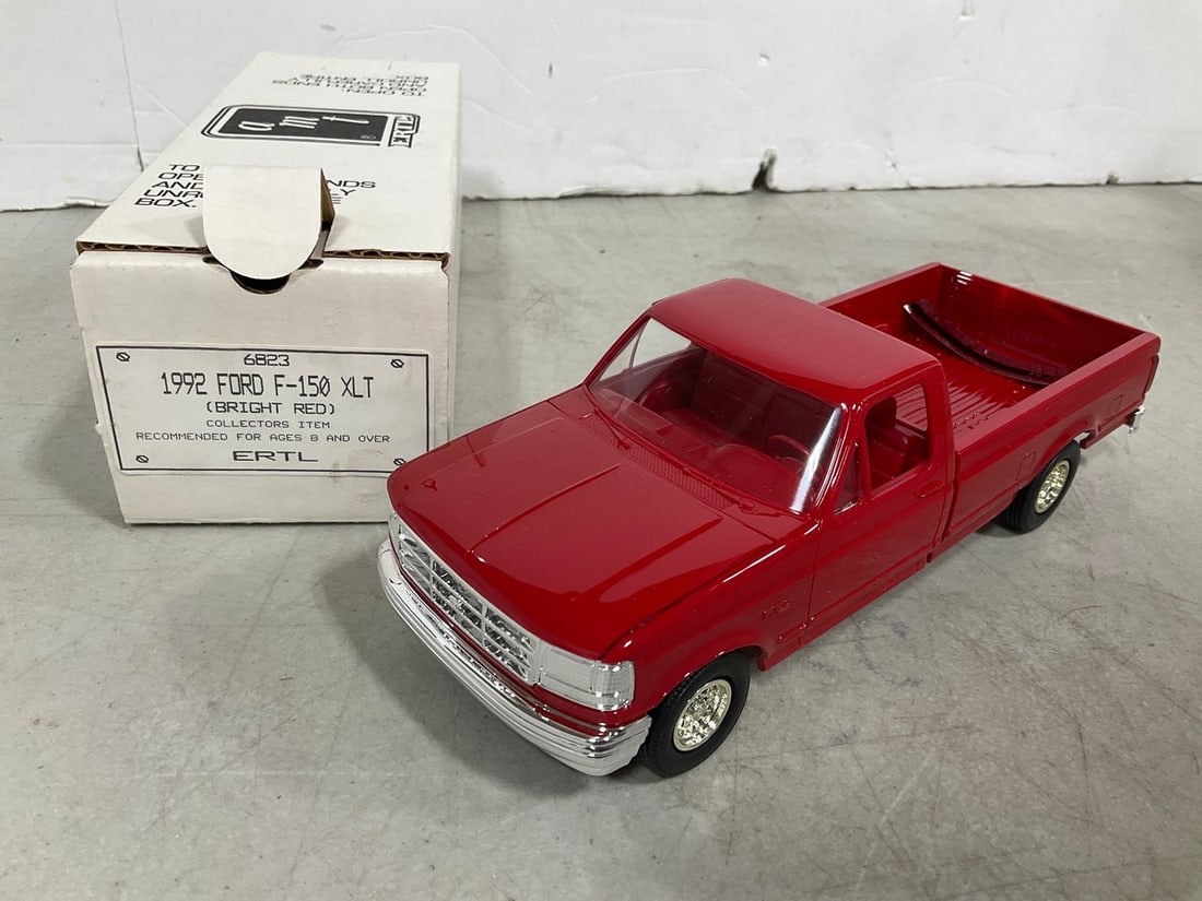 ERTL 1992 Ford F-150 XLT Dealer Promo Car - Red: ERTL 1992 Ford F-150 XLT Dealer Promo Car - Red
