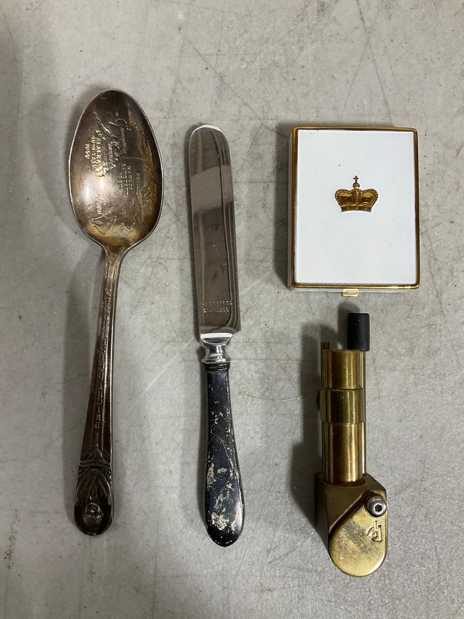 Vintage utensils, compact, and more: Vintage utensils, compact, and more