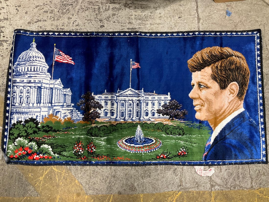 JFK White House rug(19.5in.x37in.): JFK White House rug(19.5in.x37in.)