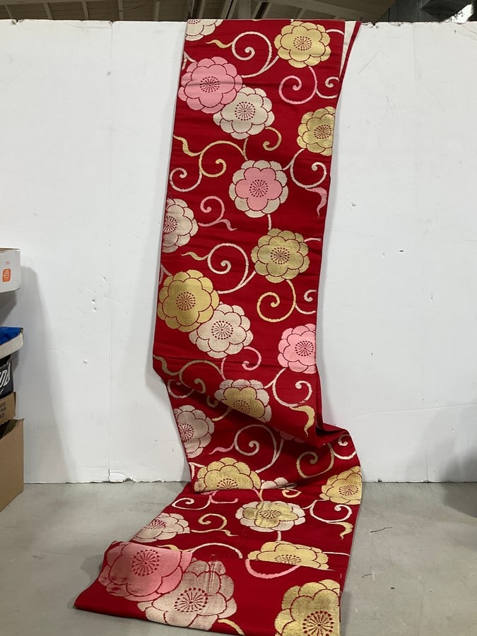 Floral table runner(12in.x128in.): Floral table runner(12in.x128in.)