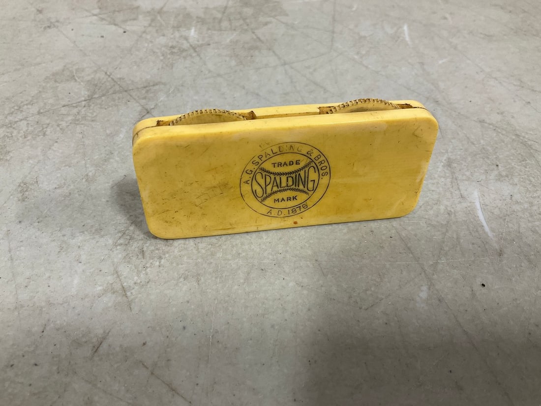 1900's Bakelie Spalding baseball score counter: 1900's Bakelie Spalding baseball score counter